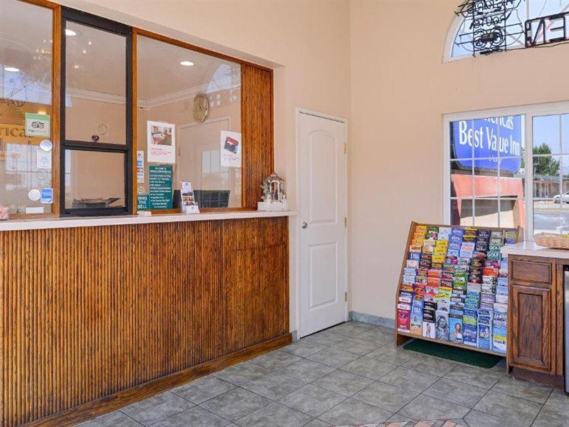 Americas Best Value Inn-Rialto Bagian luar foto