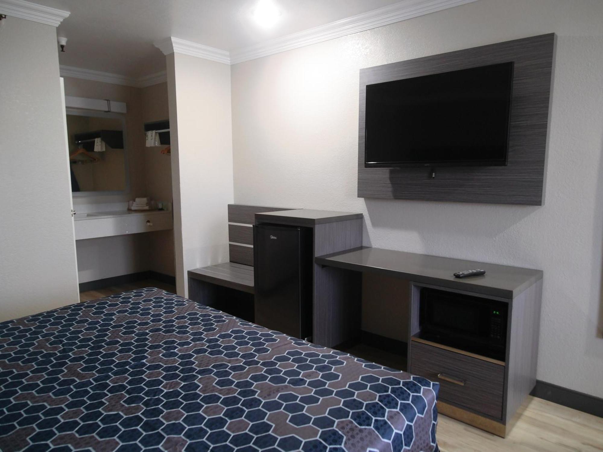 Americas Best Value Inn-Rialto Bagian luar foto
