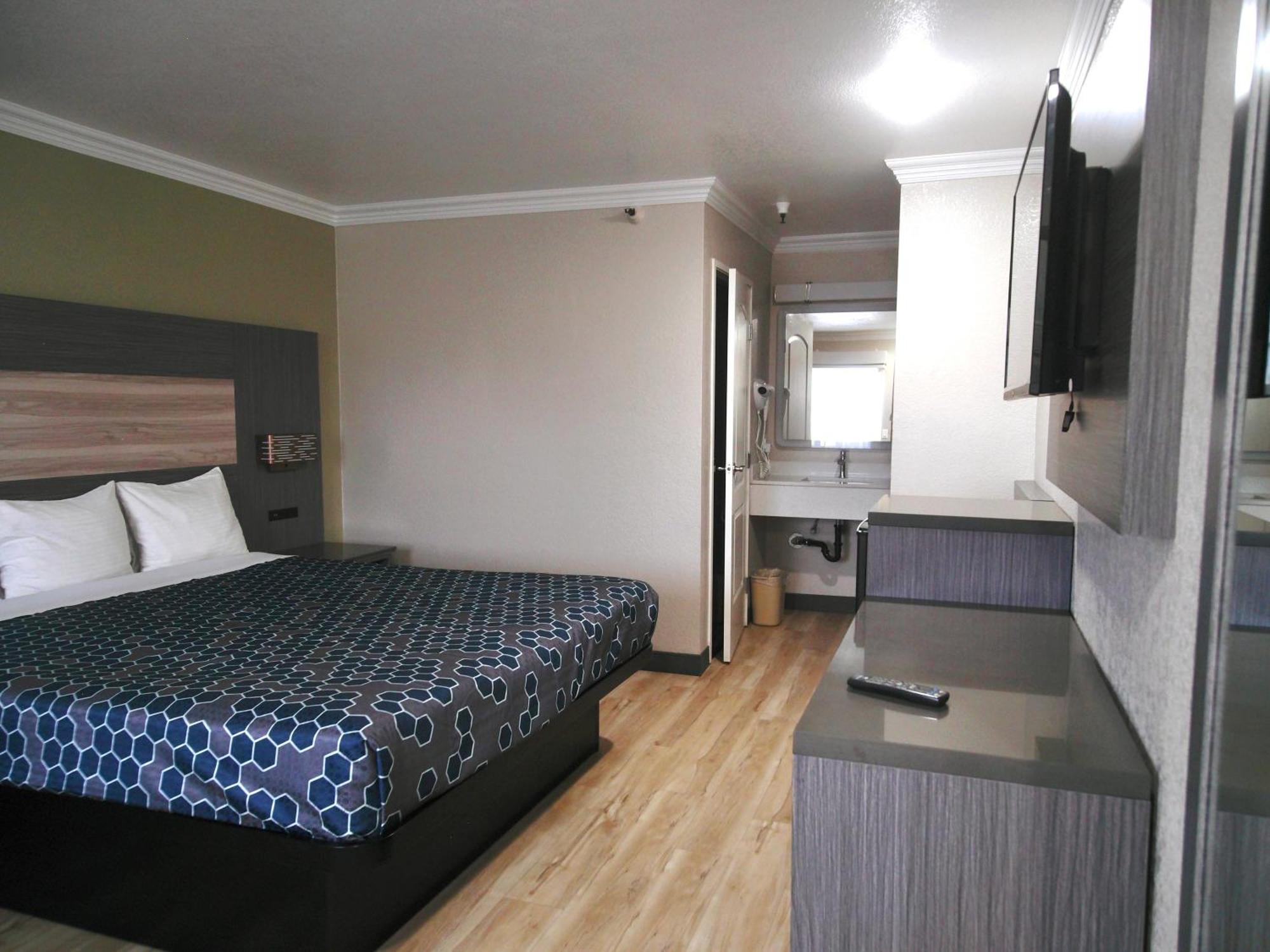 Americas Best Value Inn-Rialto Bagian luar foto