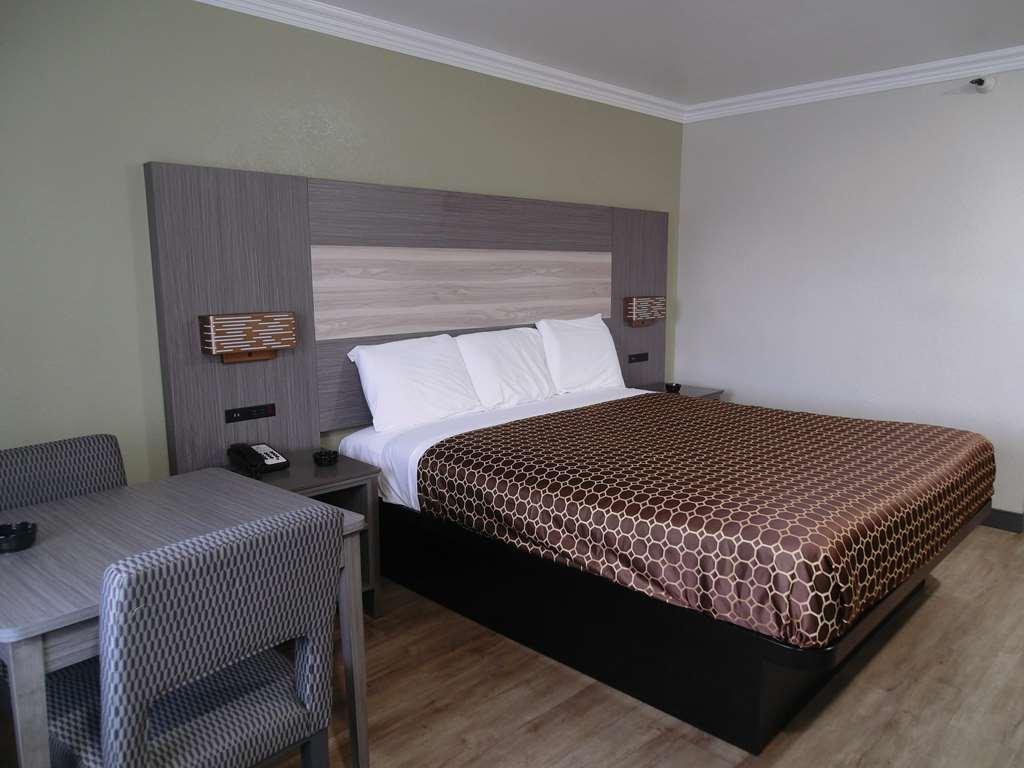 Americas Best Value Inn-Rialto Ruang foto