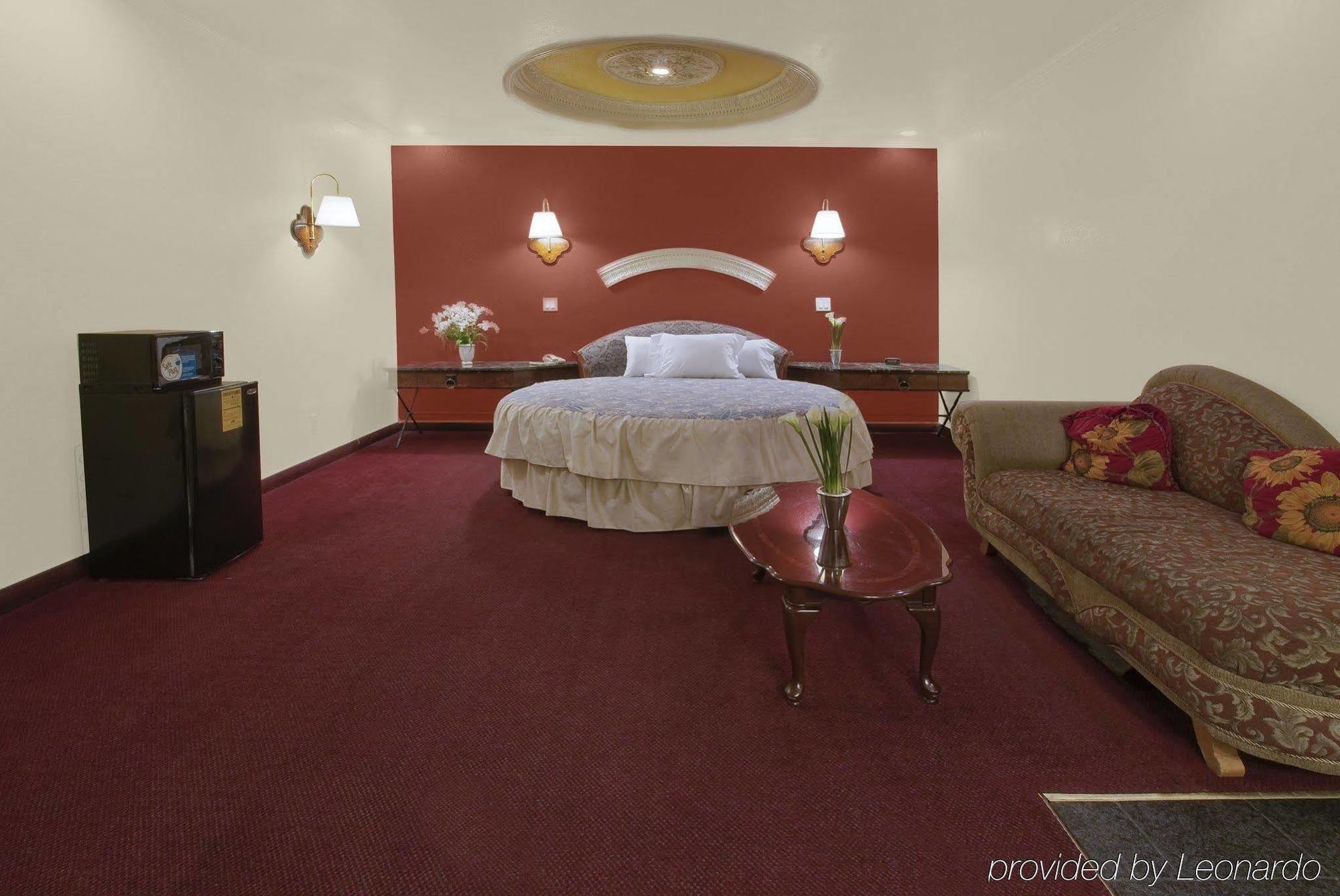 Americas Best Value Inn-Rialto Ruang foto